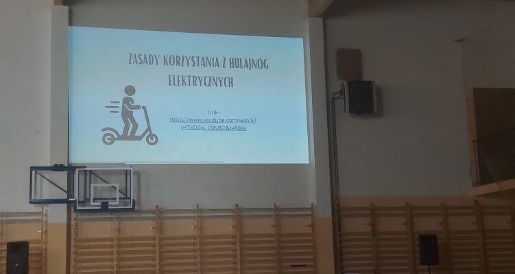 Pogadanka na temat bezpiecznego poruszania się po drogach – hulajnoga pod lupą!