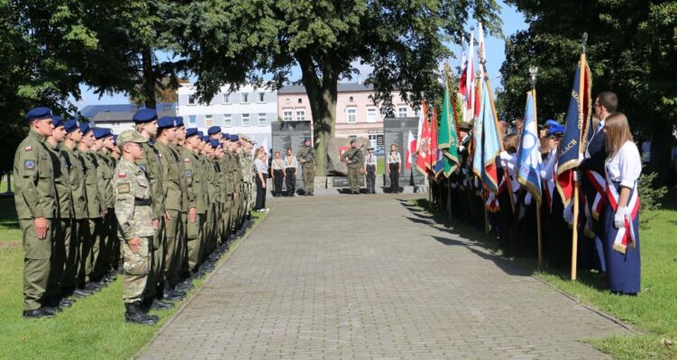 UROCZYSTOŚCI UPAMIĘTNIAJĄCE 86. ROCZNICĘ WYBUCHU II WOJNY ŚWIATOWEJ