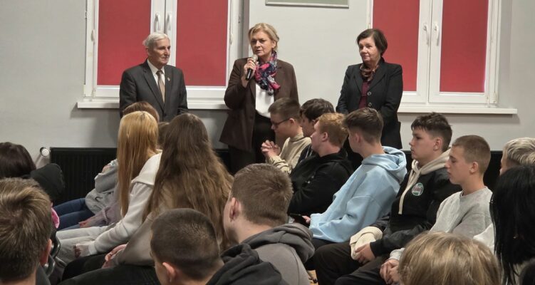 Uczniowie naszej szkoły na projekcji filmu „Dzieci Szmalcówki”