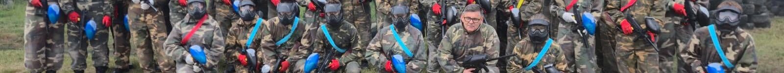 Kadeci z klas mundurowych Militarni-Jabłonowo podczas rozgrywek paintballowych
